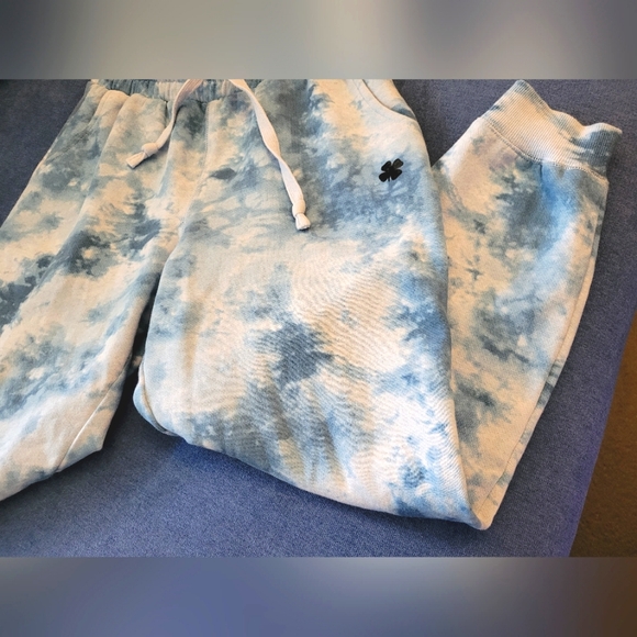 Lucky Matching Blue Tie-Dye Lounge Set, Top & Bottom XS - Picture 3 of 11